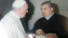 il presunto pedofilo insieme con il papa